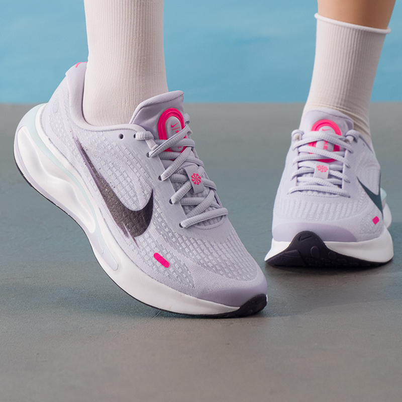 Nike Women's Shoes Original Li - Lightweight Road Running Shoes 评论和价格